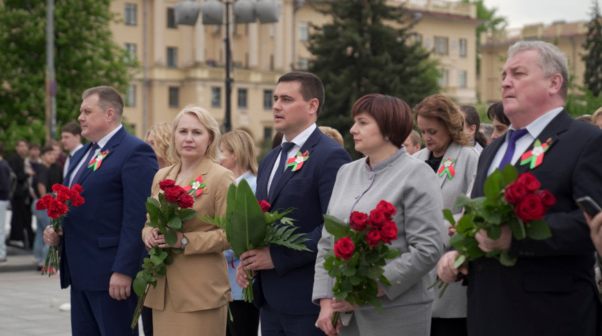 Фото Возложение цветов